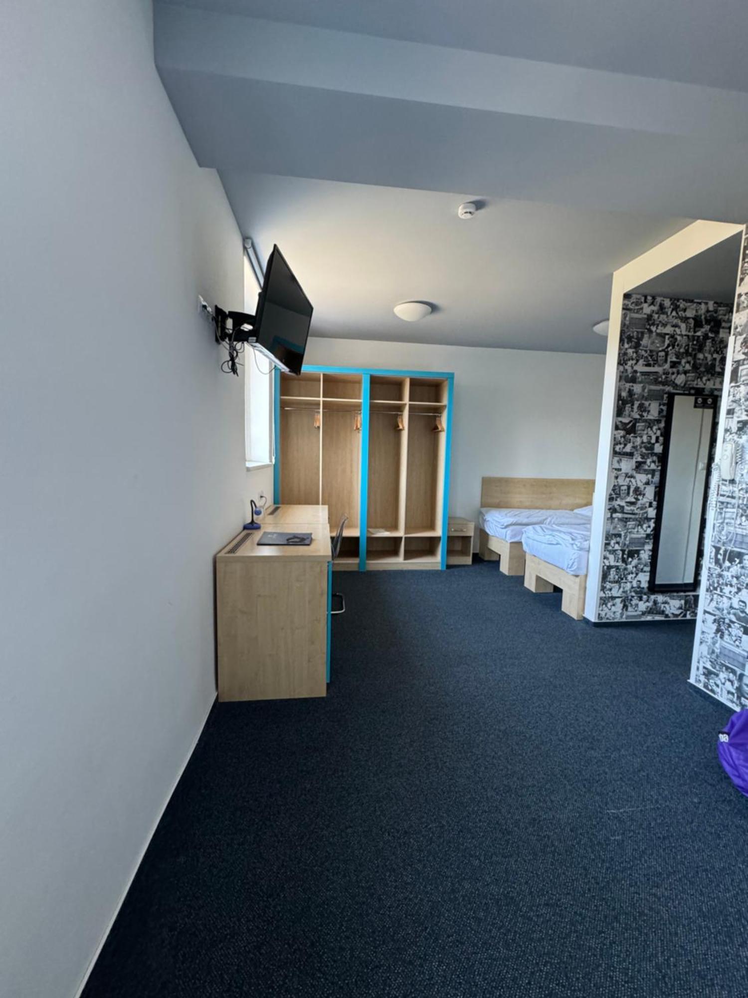Sport Hotel Sletiste Kladno Exteriör bild