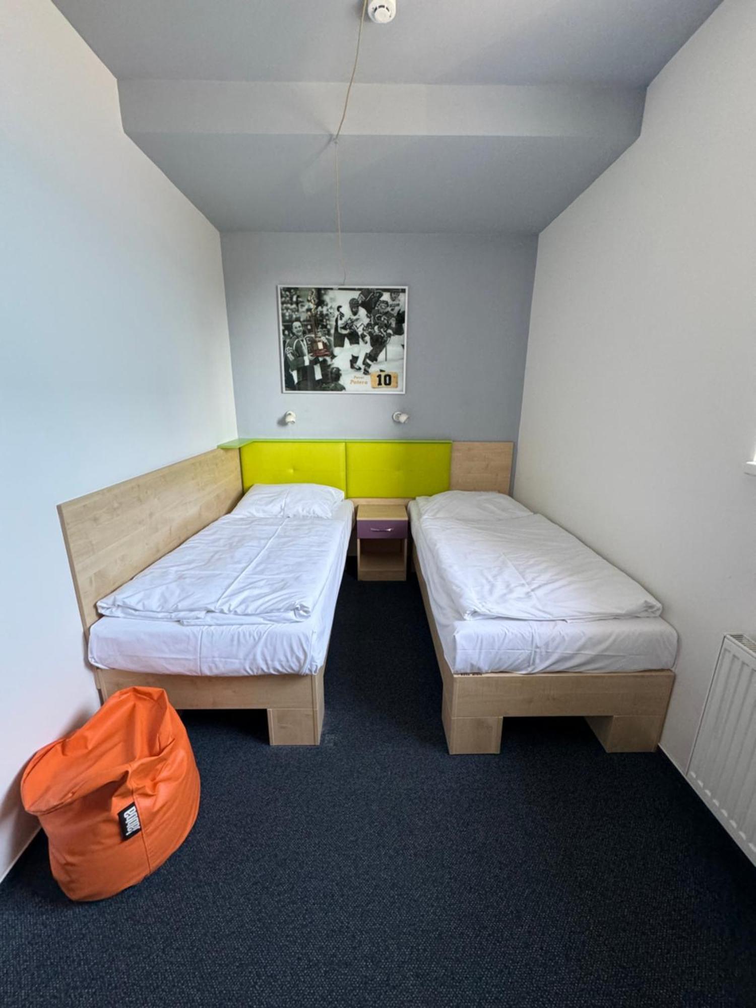 Sport Hotel Sletiste Kladno Exteriör bild