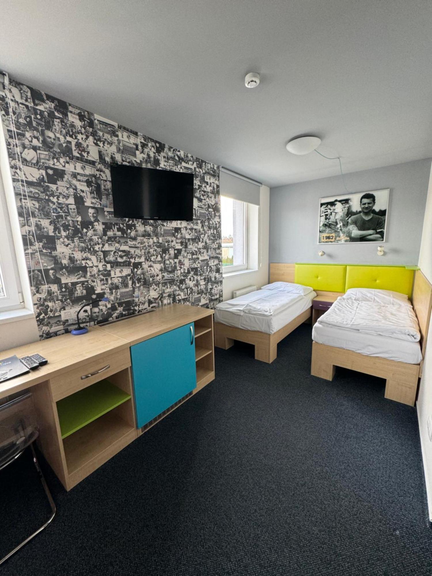 Sport Hotel Sletiste Kladno Exteriör bild