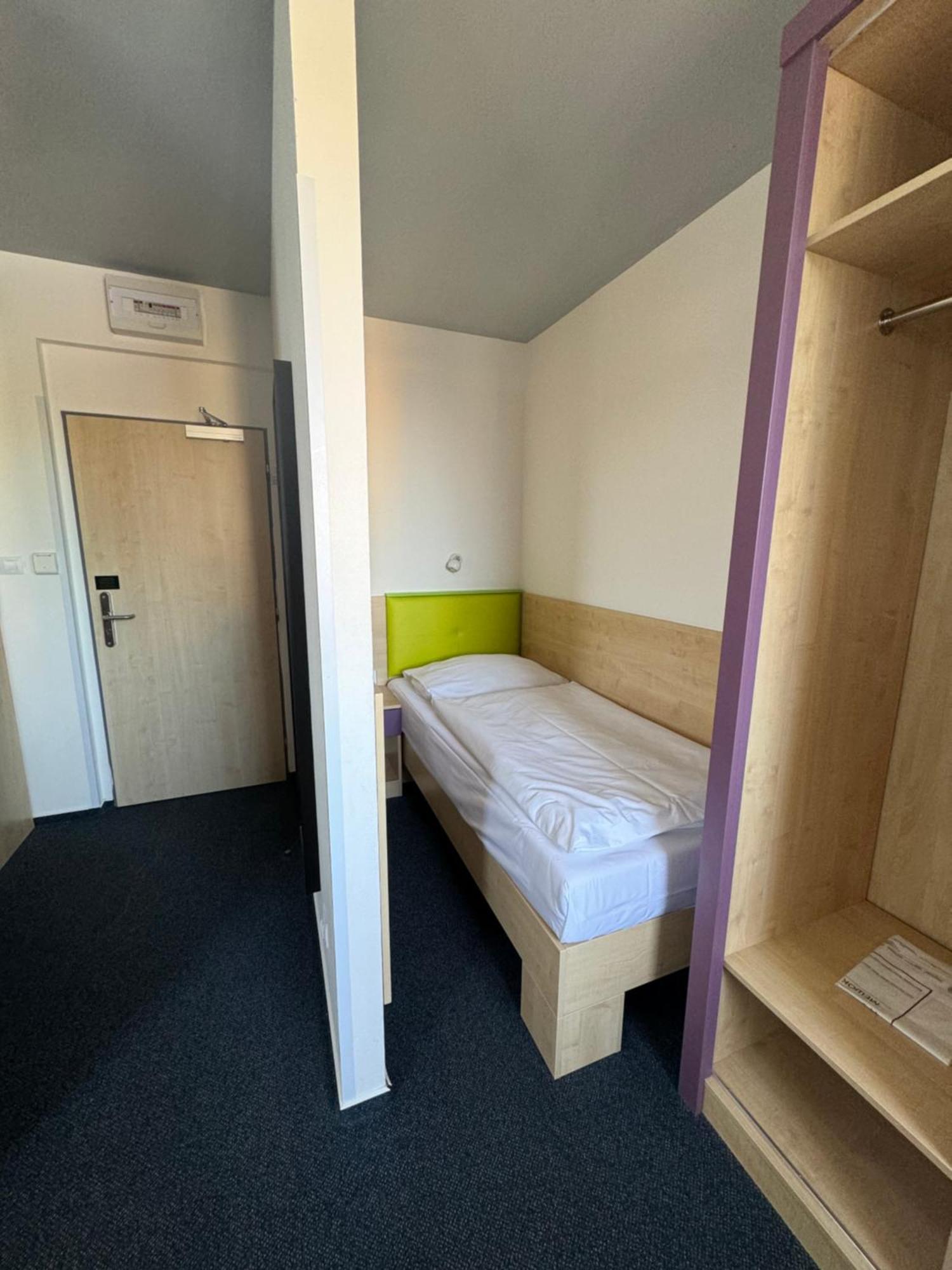 Sport Hotel Sletiste Kladno Exteriör bild
