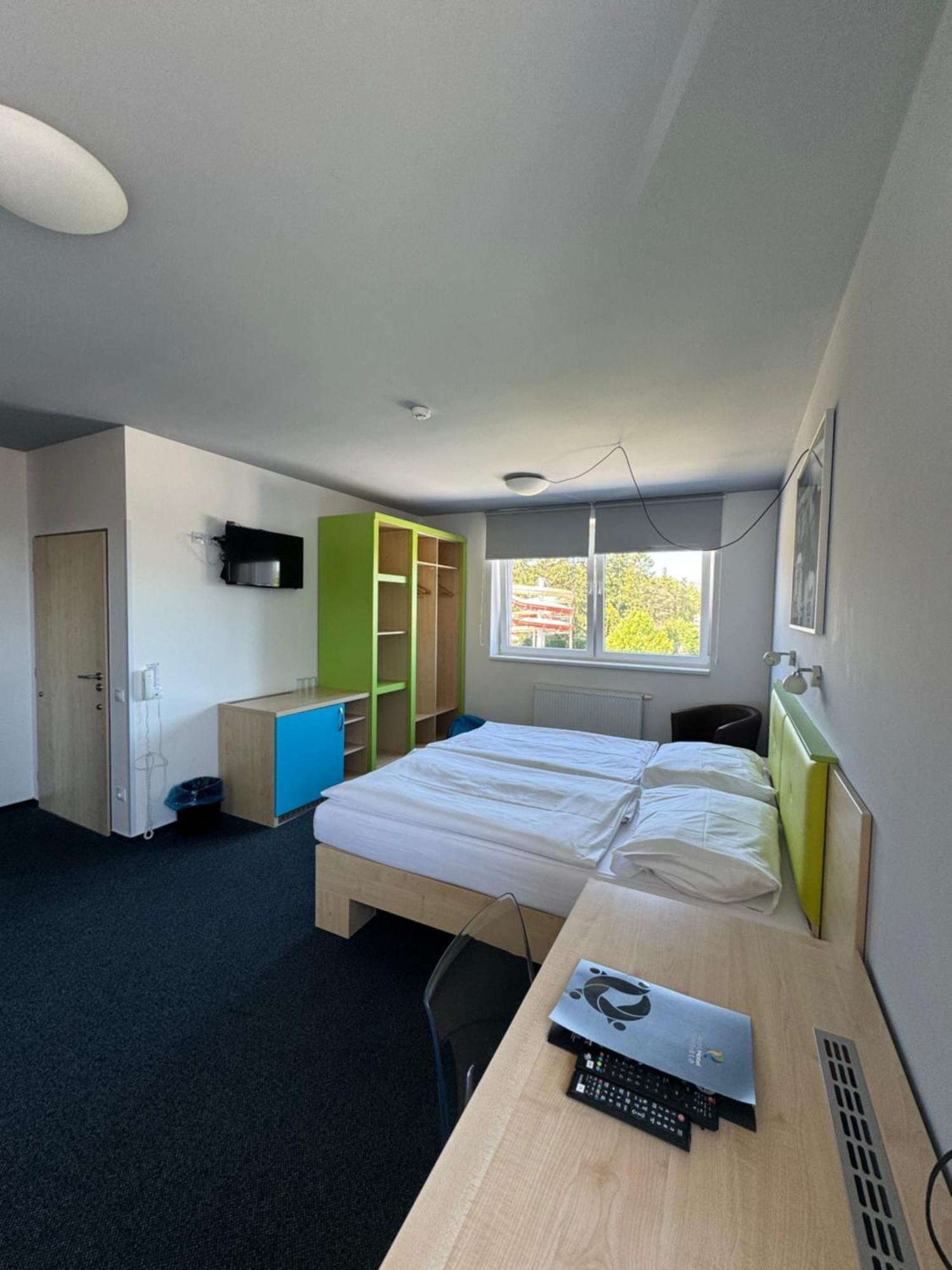 Sport Hotel Sletiste Kladno Exteriör bild