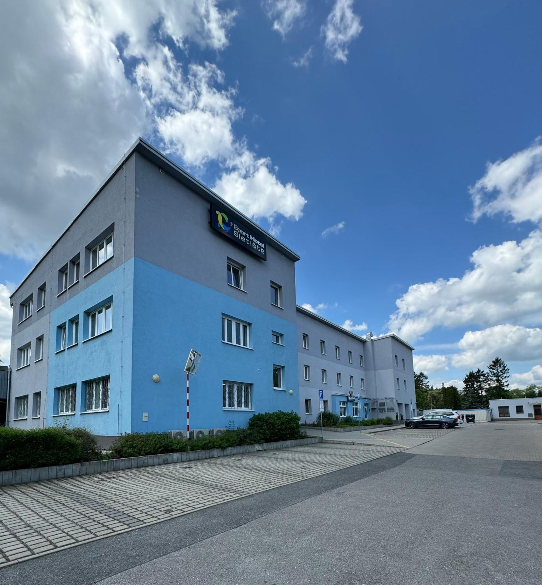 Sport Hotel Sletiste Kladno Exteriör bild