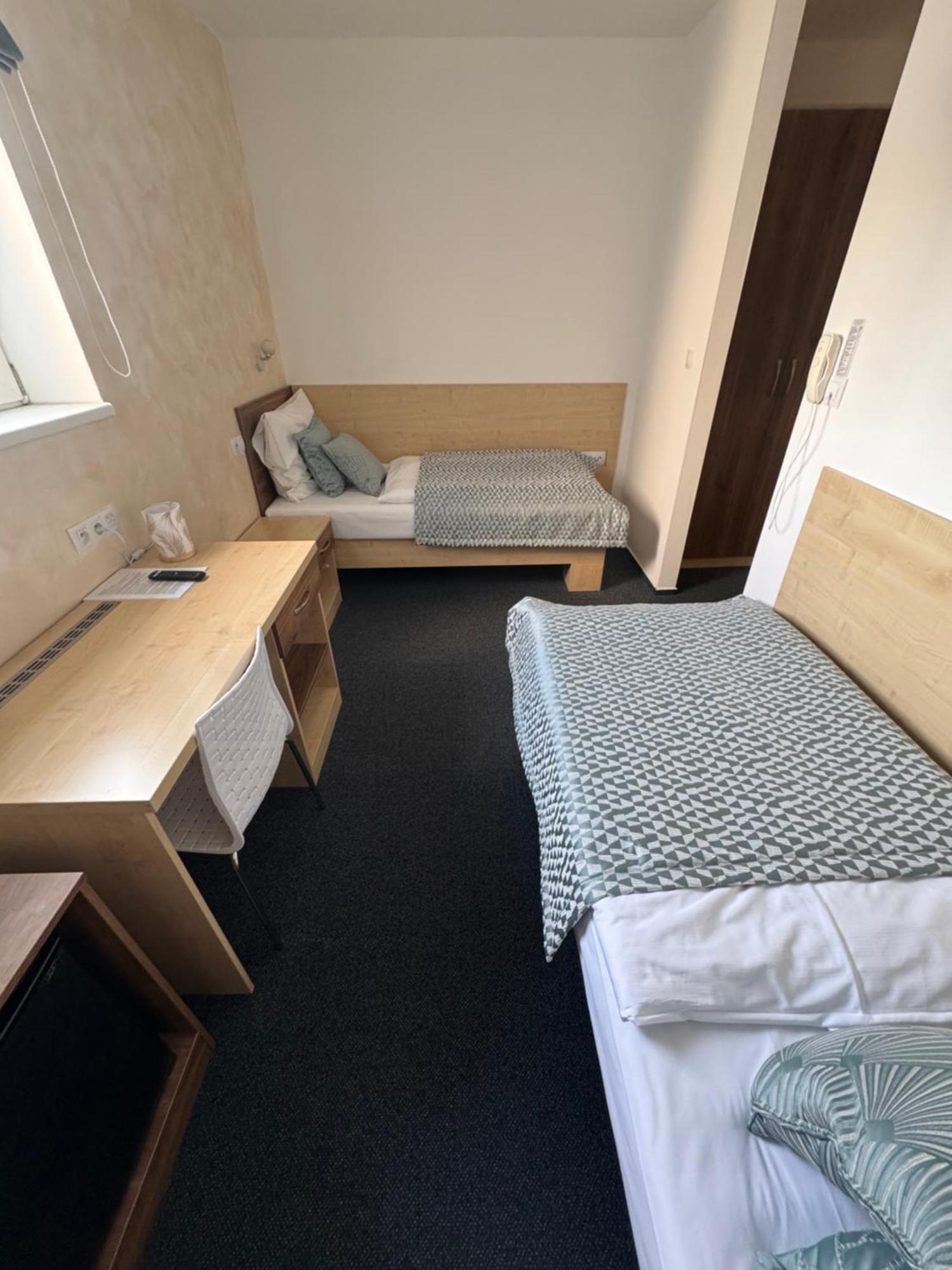 Sport Hotel Sletiste Kladno Exteriör bild