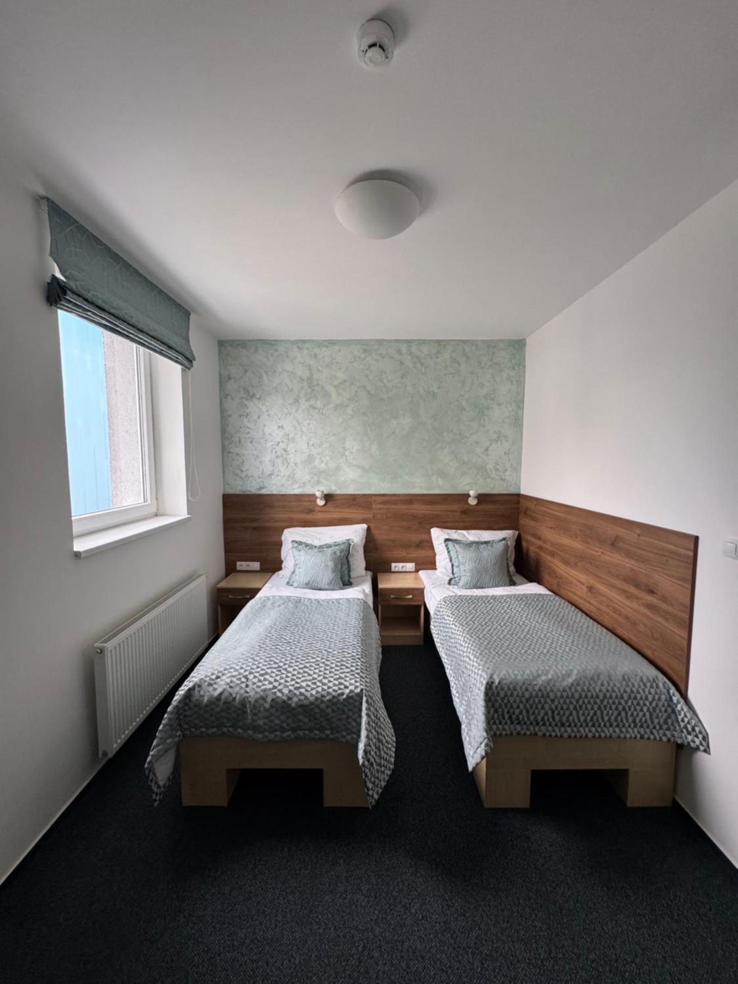 Sport Hotel Sletiste Kladno Exteriör bild