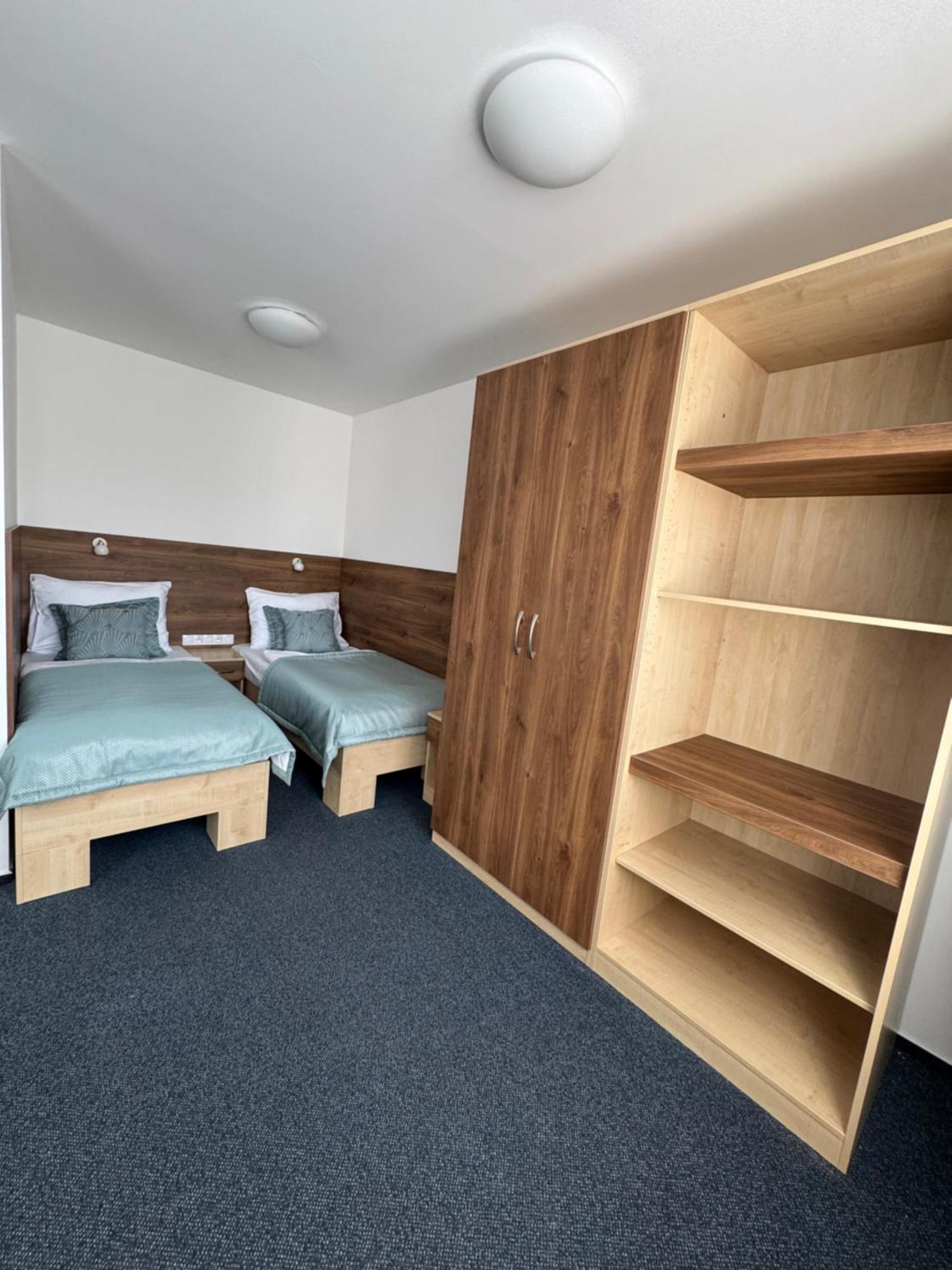 Sport Hotel Sletiste Kladno Exteriör bild