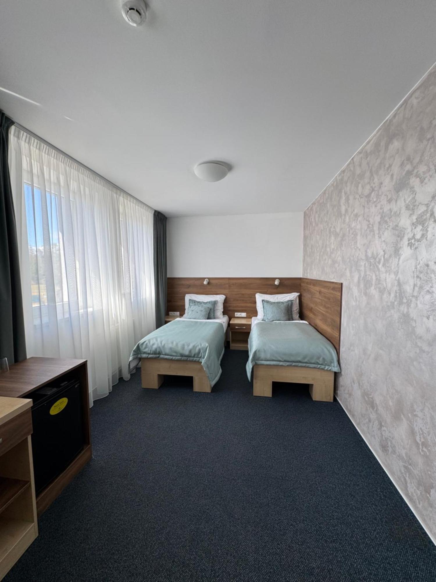 Sport Hotel Sletiste Kladno Exteriör bild