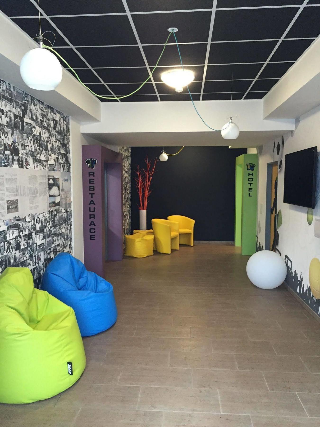 Sport Hotel Sletiste Kladno Exteriör bild