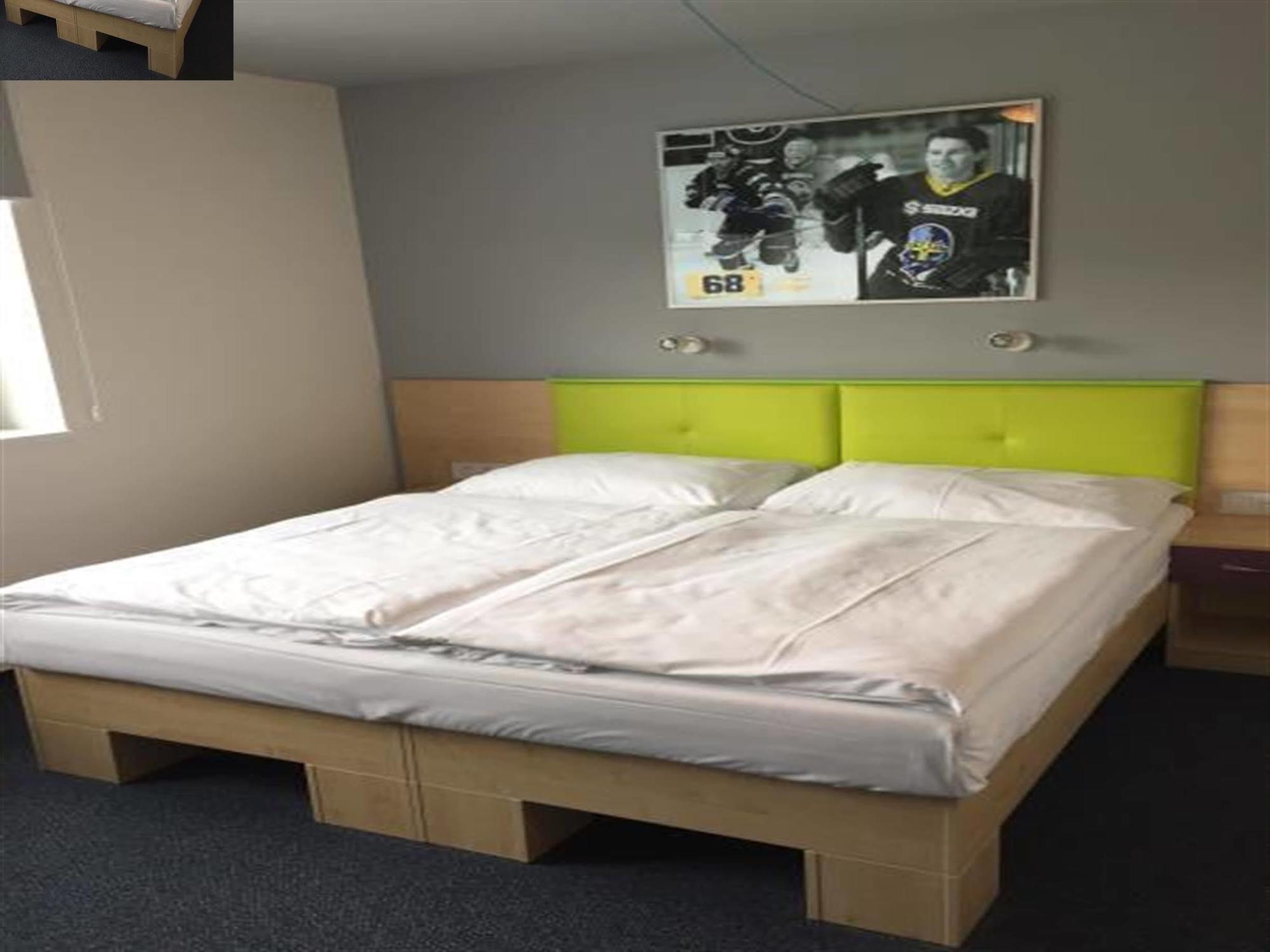 Sport Hotel Sletiste Kladno Exteriör bild