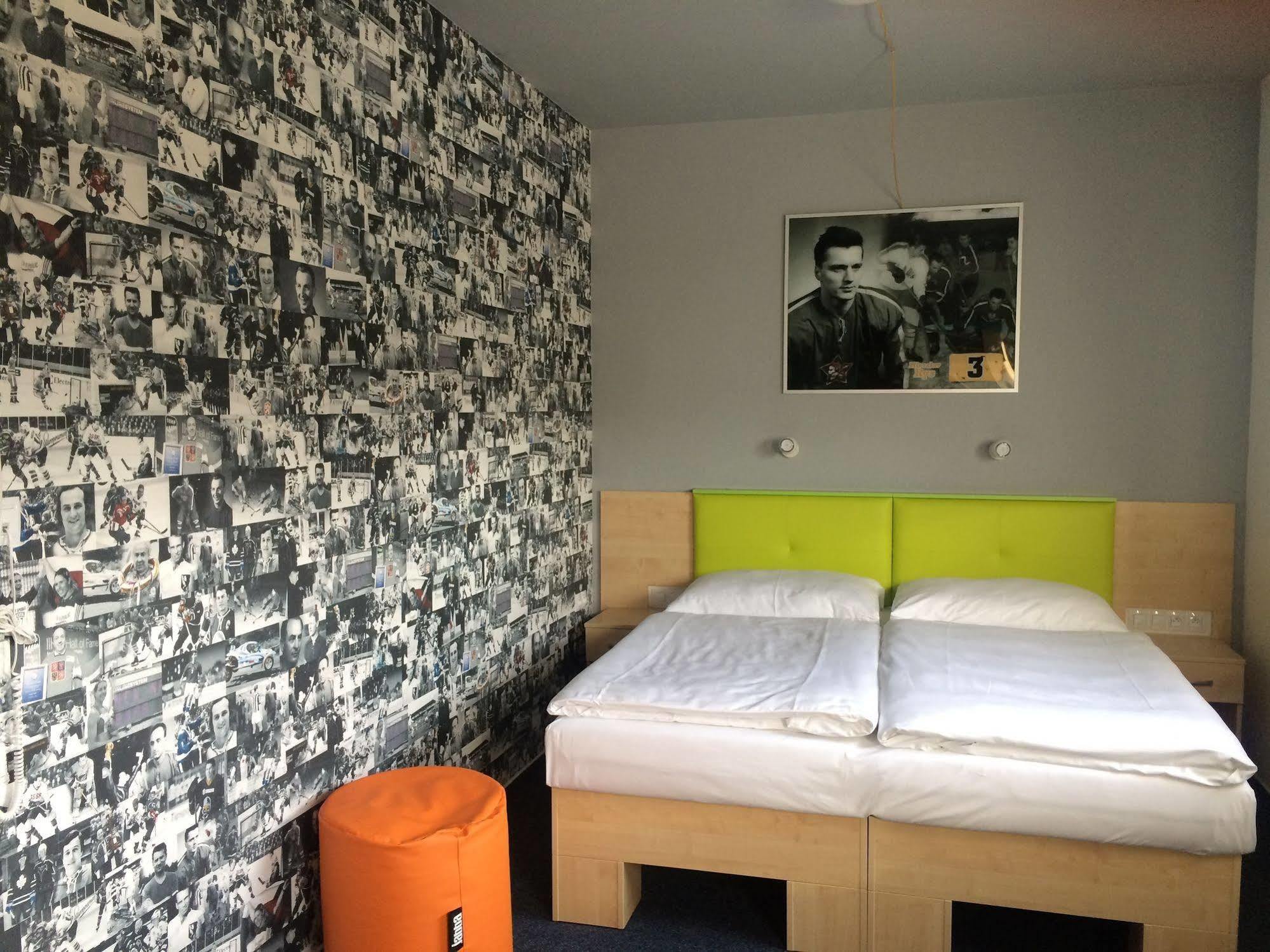 Sport Hotel Sletiste Kladno Exteriör bild